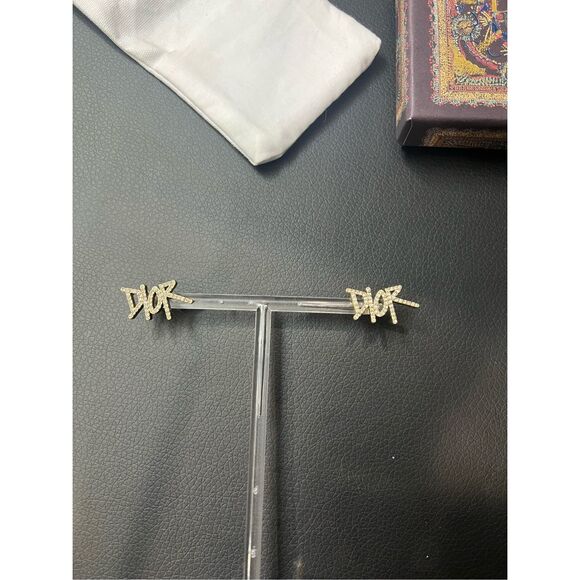 ⚡CLOSET CLEAR-OUT: PRICE DROP⚡ Dior gold tone earrings - Picture 3 of 7